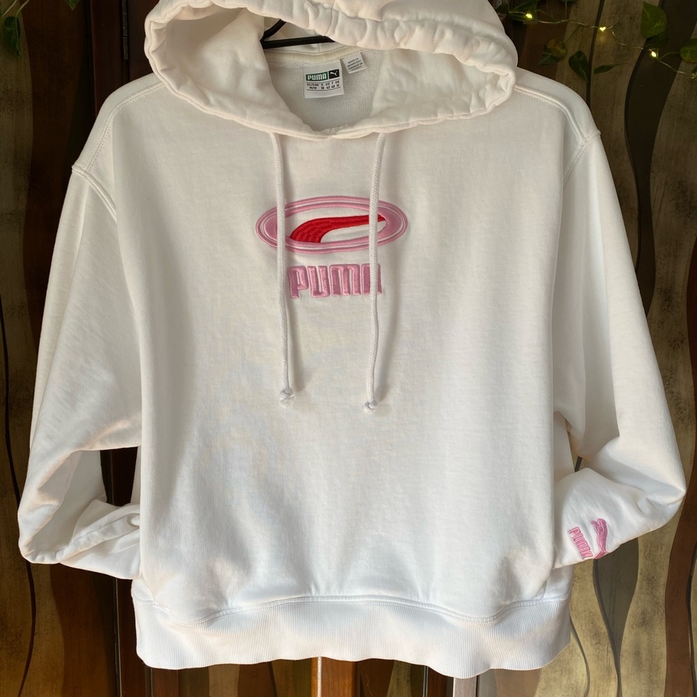 Puma White Pull-over Hoodie, size Medium